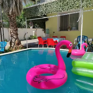  Habitación en casa particular Ilirida-swimming Pool & Garden View For Rent